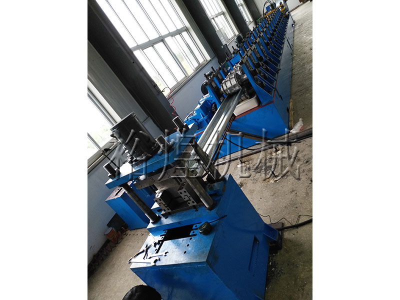 立體車庫浪板設(shè)備成型機 立體車庫浪板設(shè)備成型機