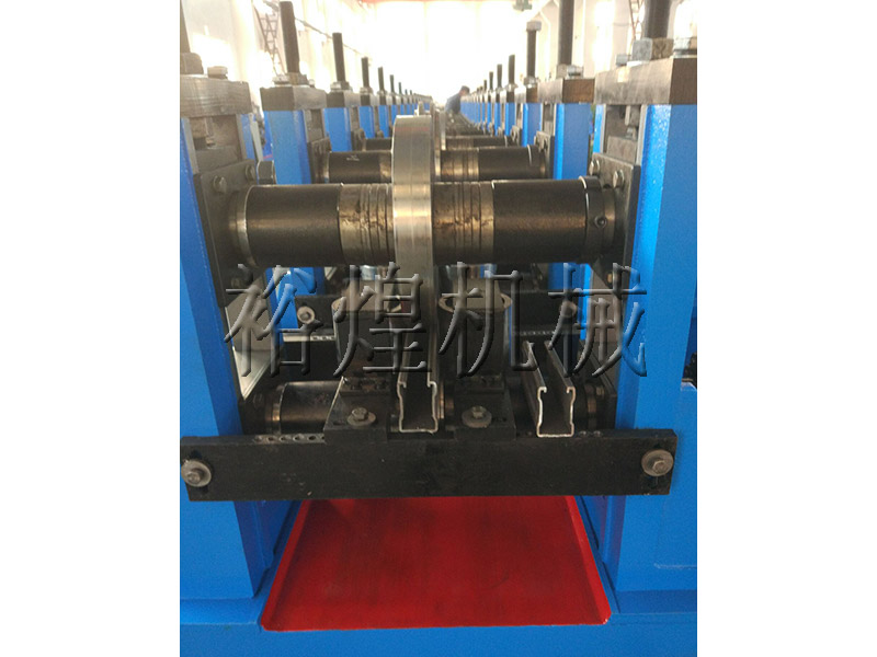 光伏支架設(shè)備成型機 光伏支架設(shè)備成型機